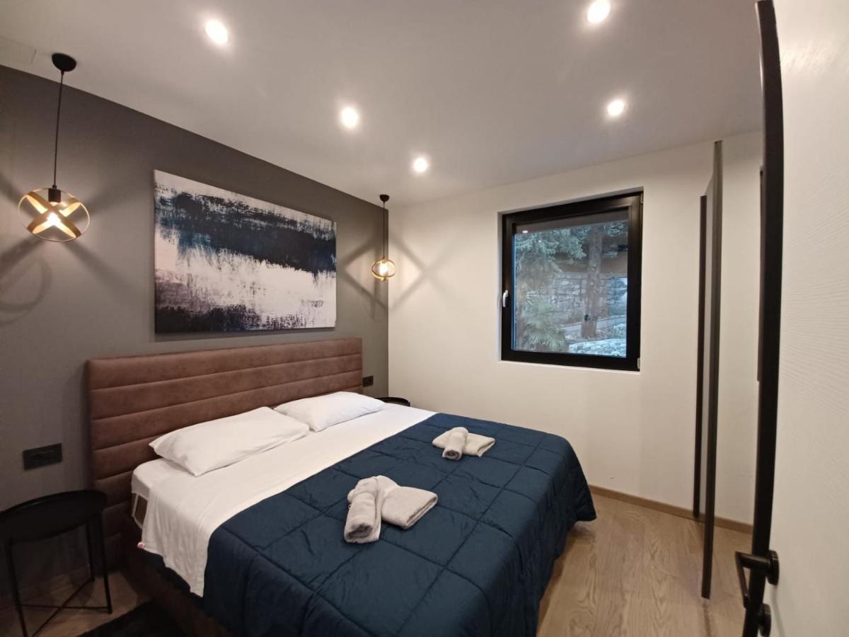 Aparthotel Villa V With Heated Pool 리예카 외부 사진